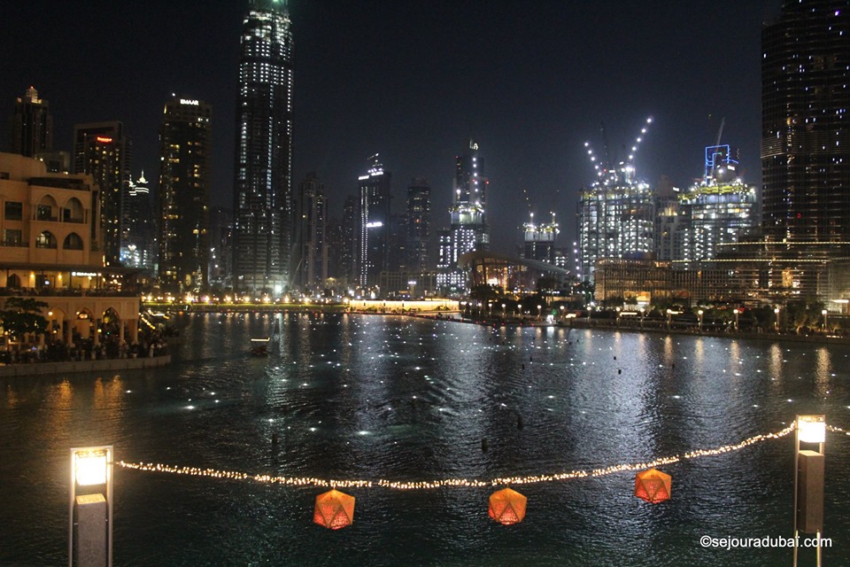 Burj Khalifa light show:  Spectacle de sons et de lumières